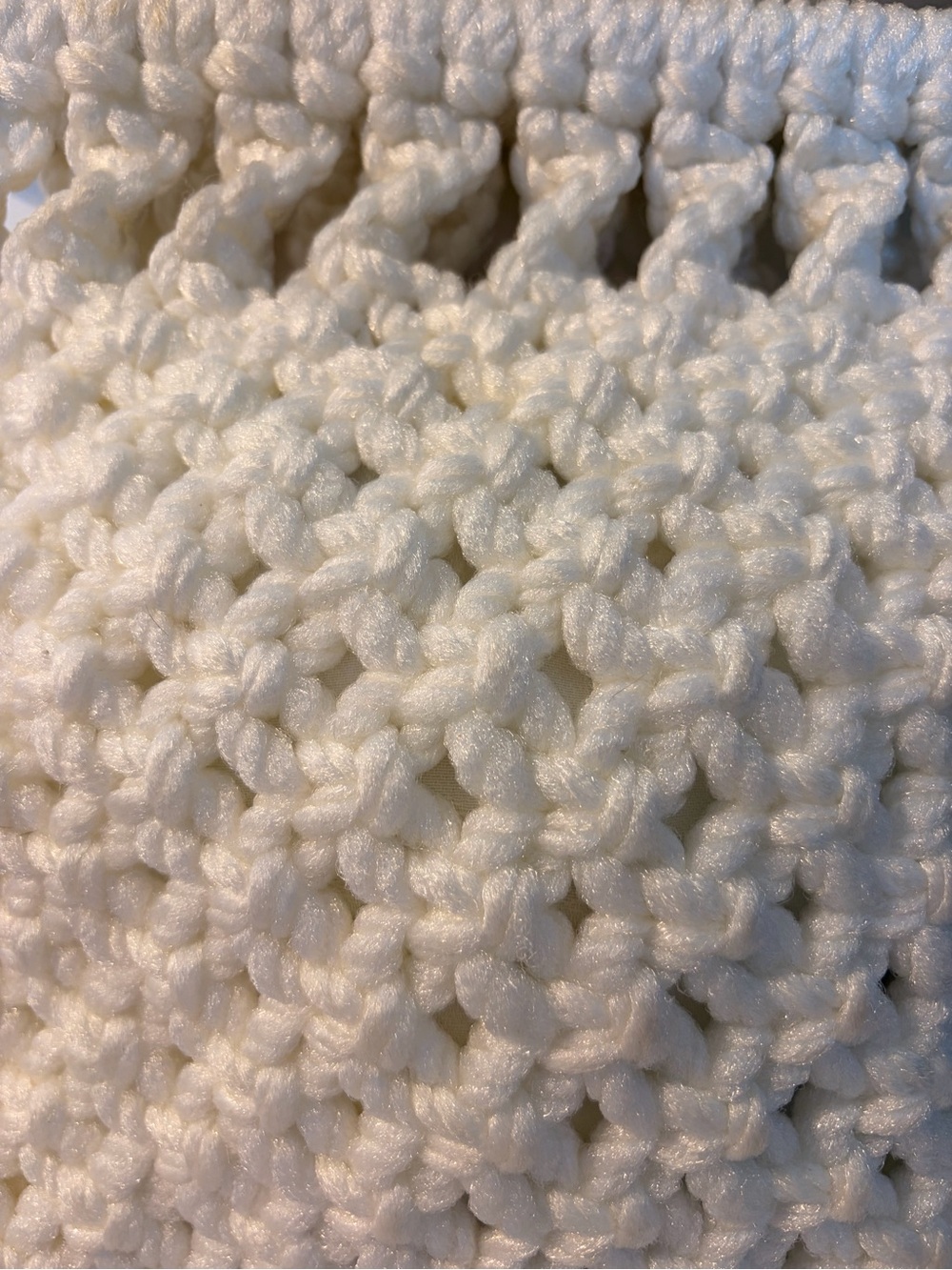 Vintage Cream Crochet Tote with Cream Handles - Picture 4 of 8